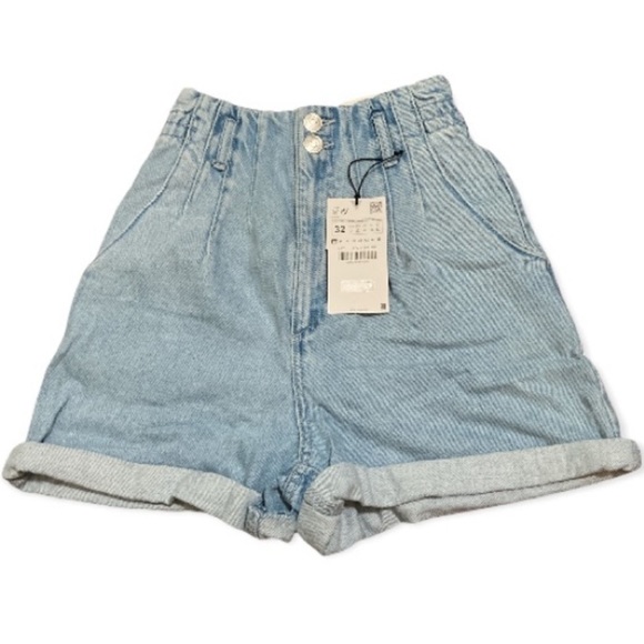 Zara Pants - Zara Paperbag shorts elastic waist NWT
rolled hem  
Light wash
High Rise 
Size 0